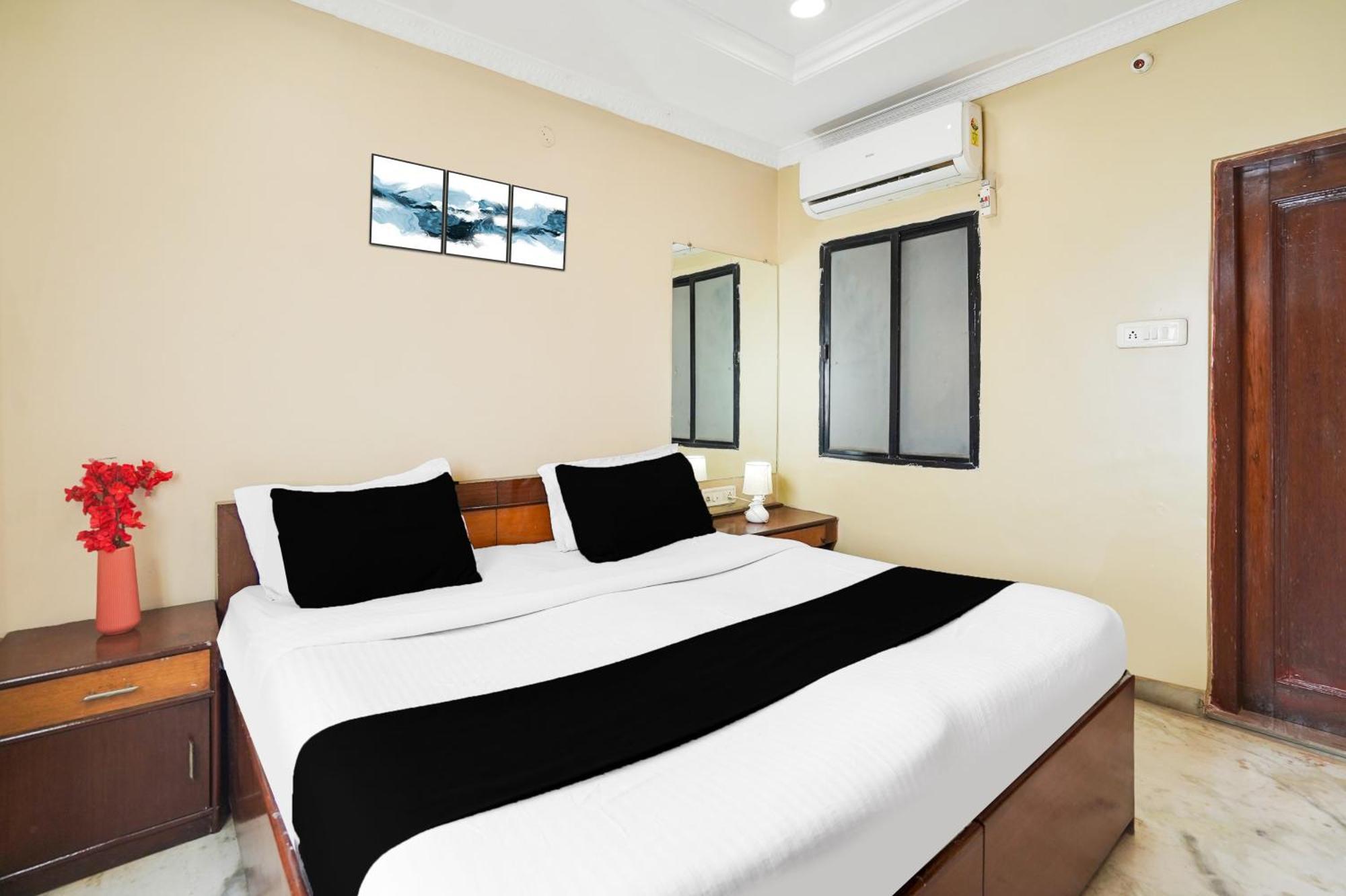 Super Hotel O Pithampur Formerly Ganga Residency Akolia Esterno foto