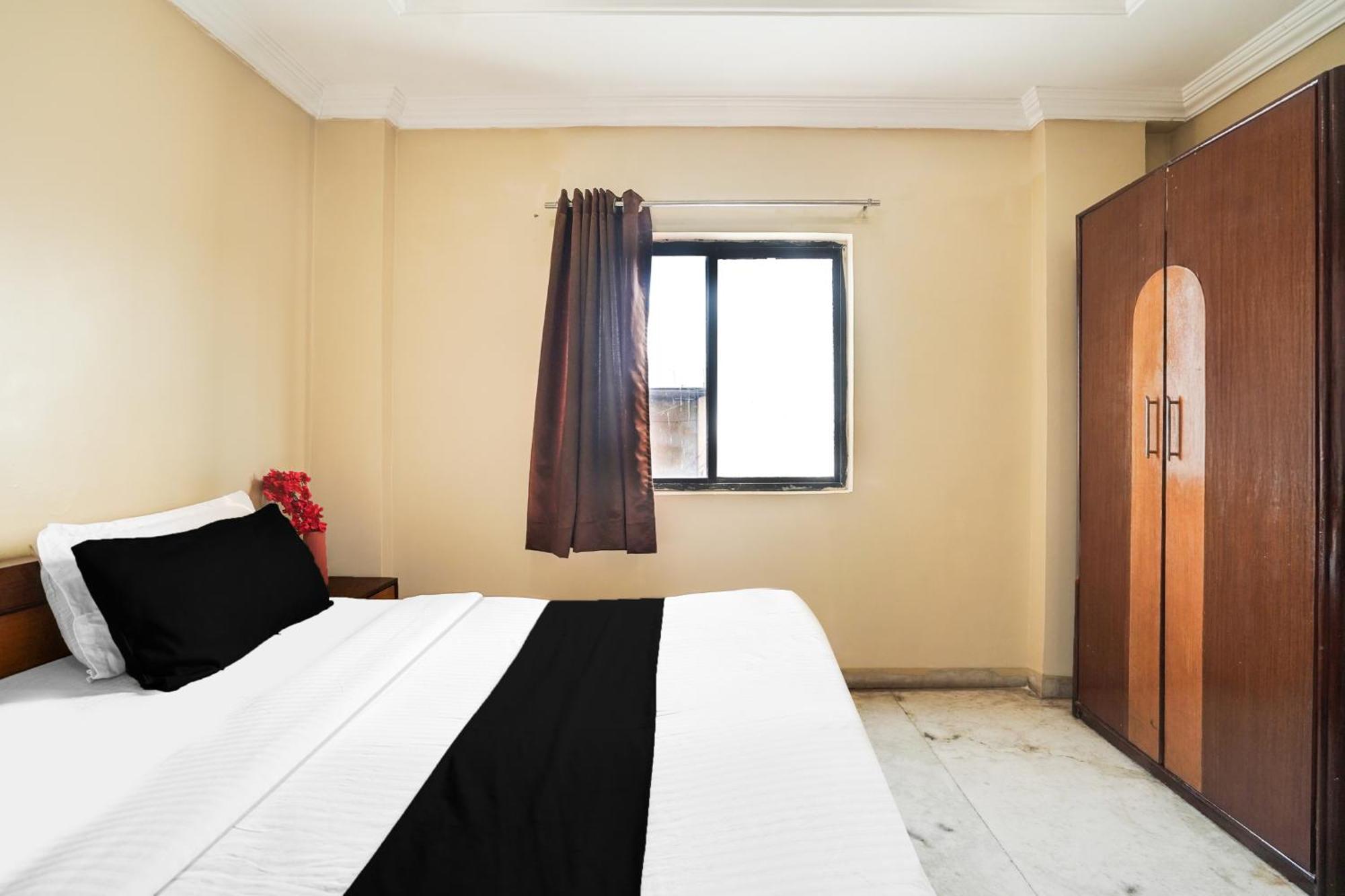 Super Hotel O Pithampur Formerly Ganga Residency Akolia Esterno foto