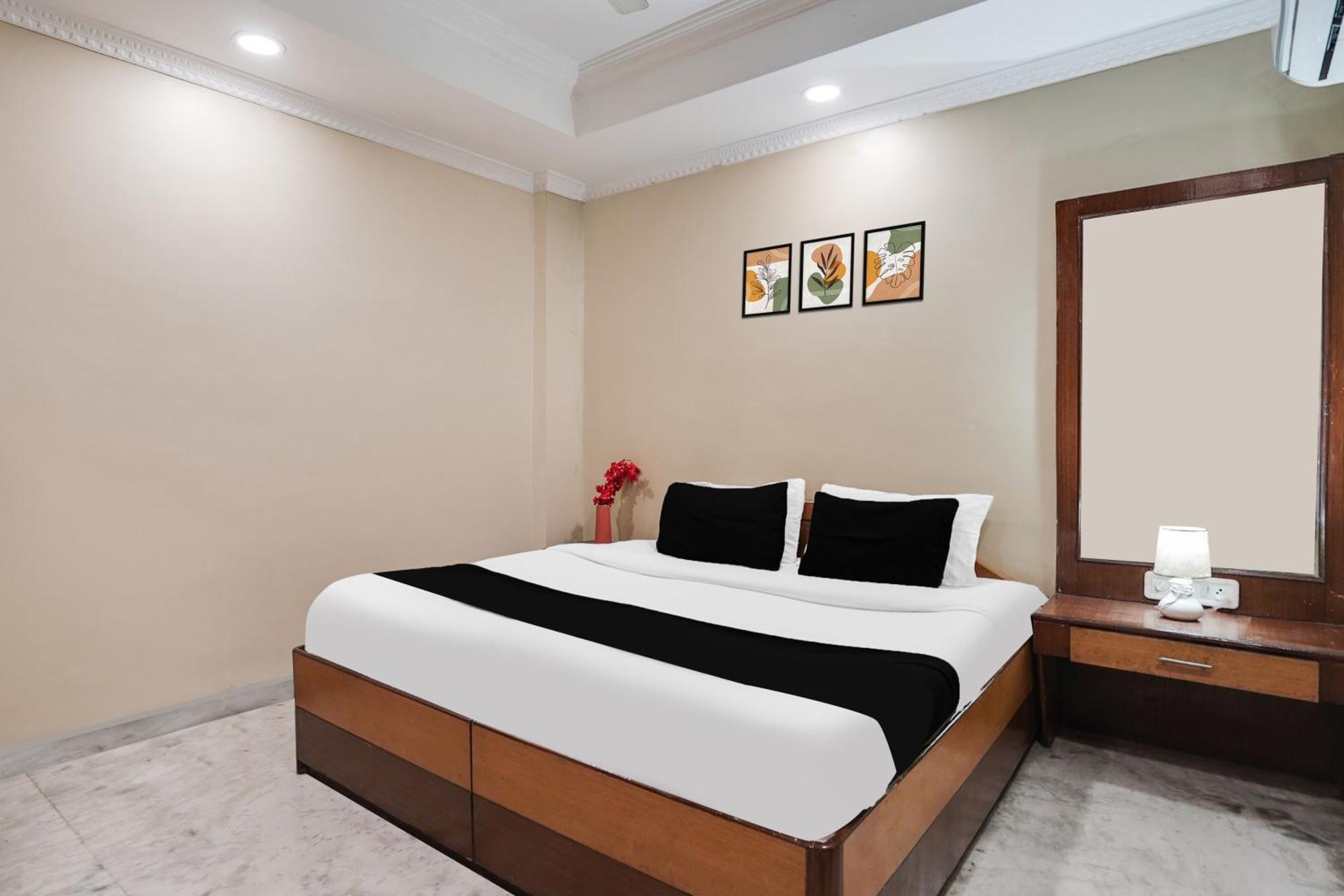 Super Hotel O Pithampur Formerly Ganga Residency Akolia Esterno foto