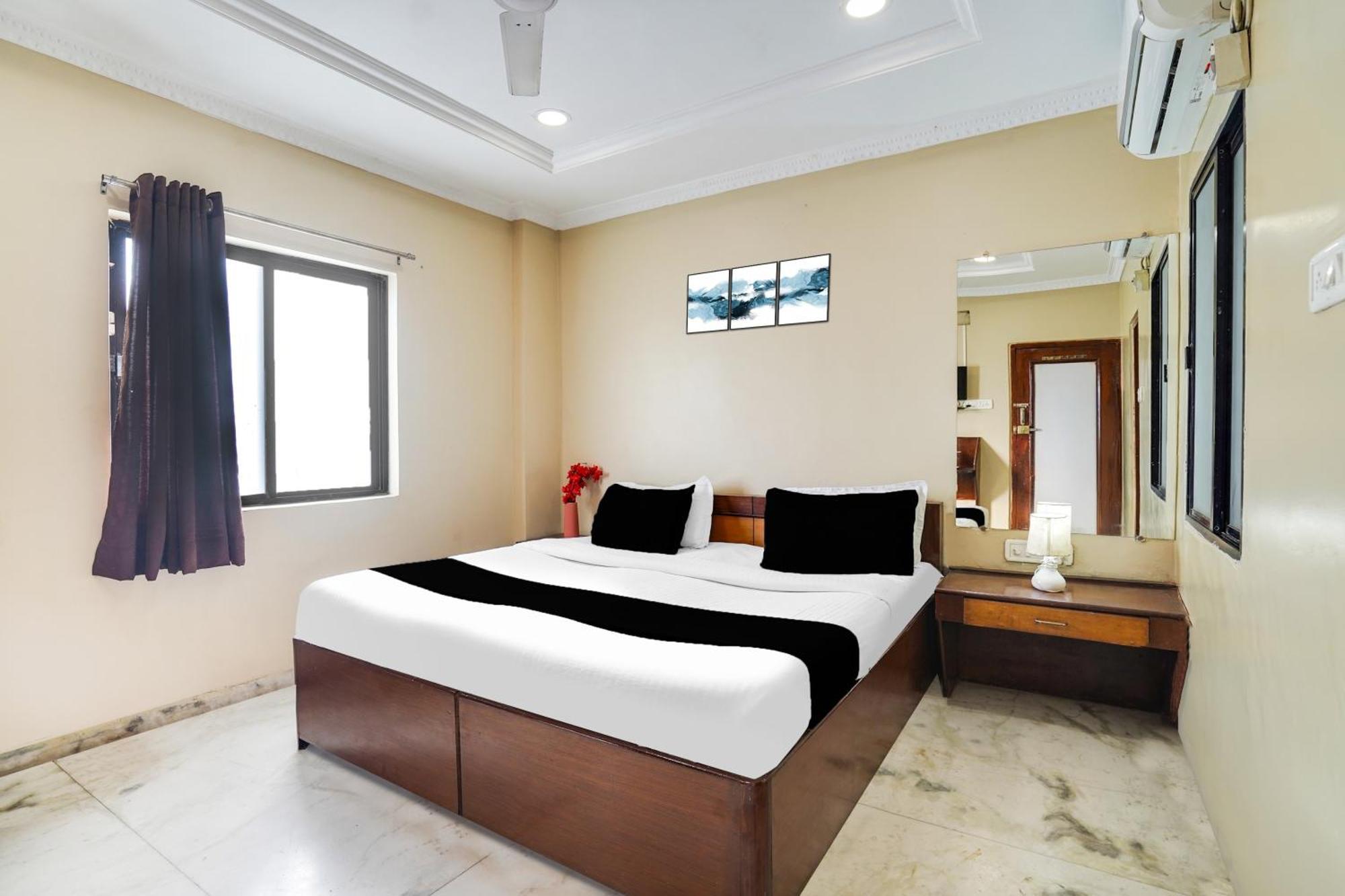 Super Hotel O Pithampur Formerly Ganga Residency Akolia Esterno foto